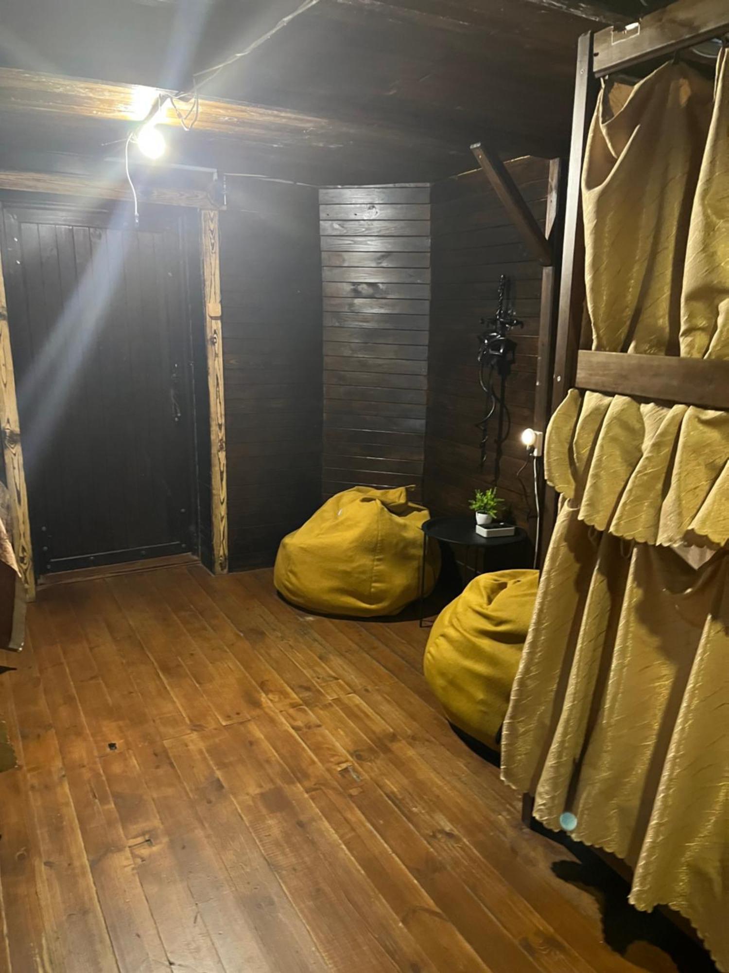 Ararat-Podol Hostel Kiev Exterior foto